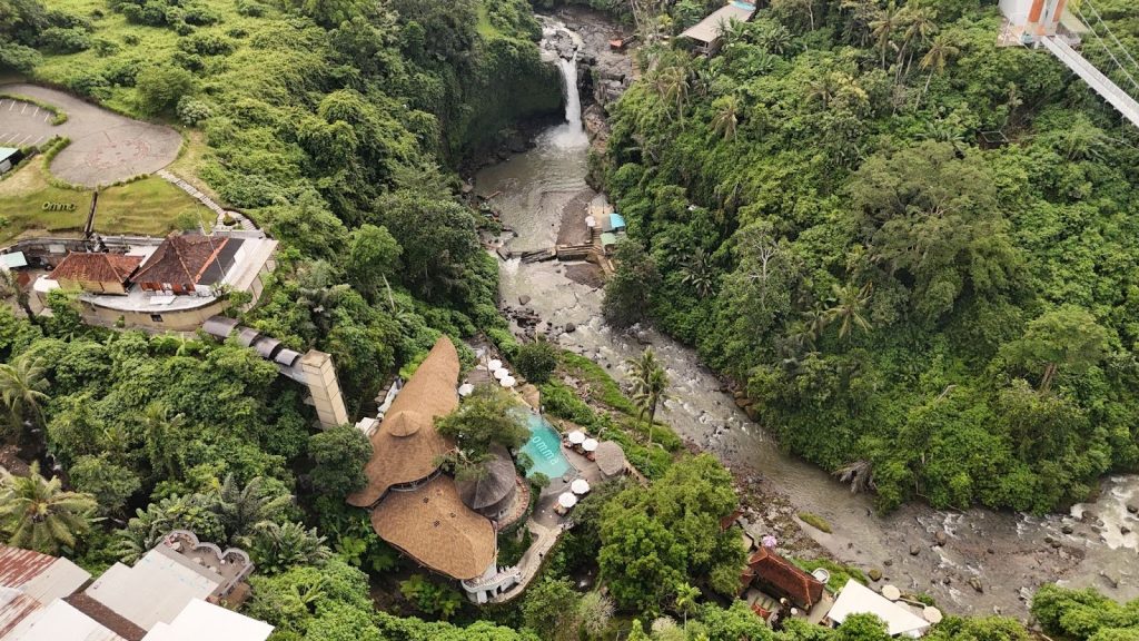 Restaurants near Tegenungan Waterfall