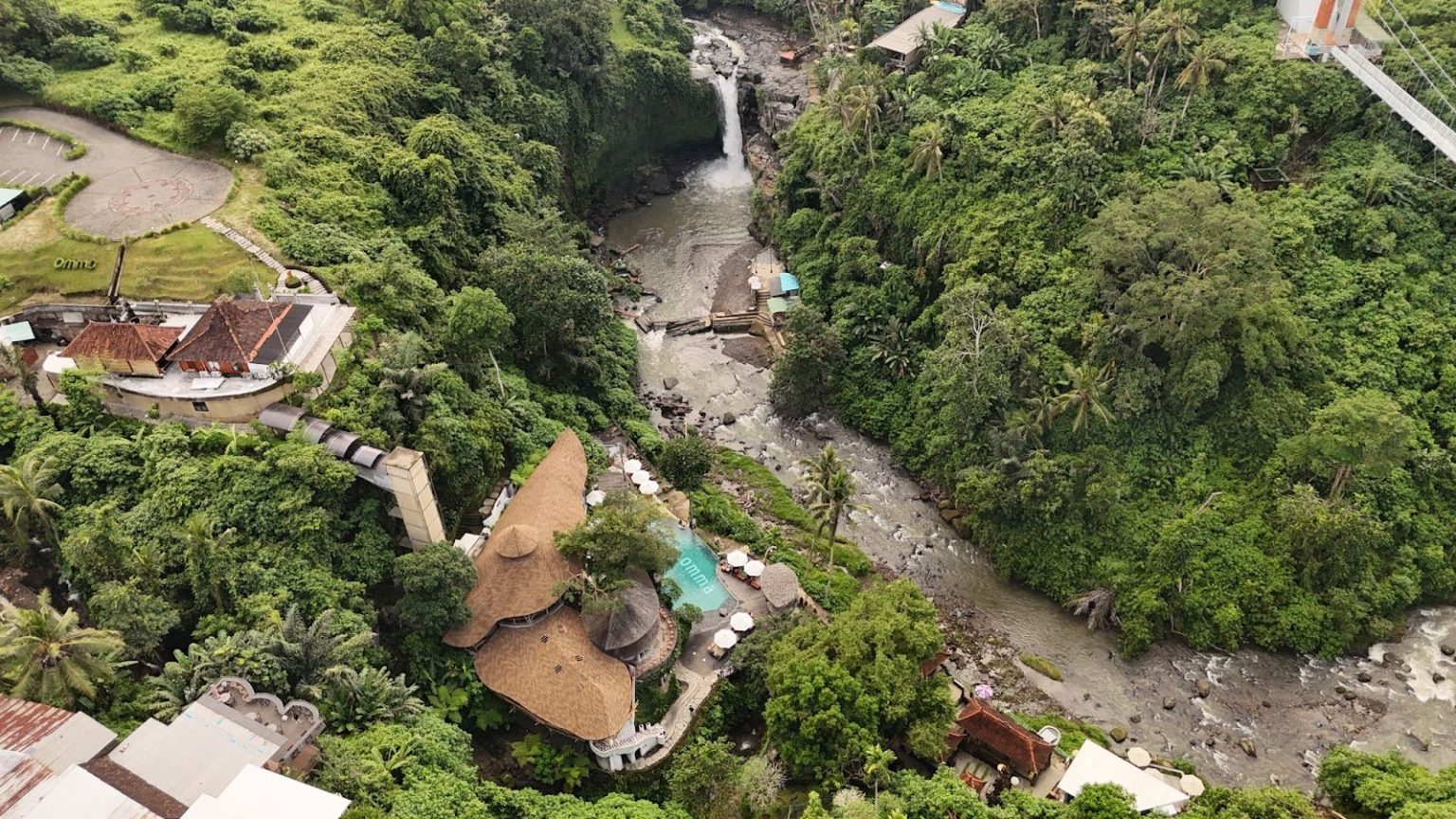 Restaurants near Tegenungan Waterfall